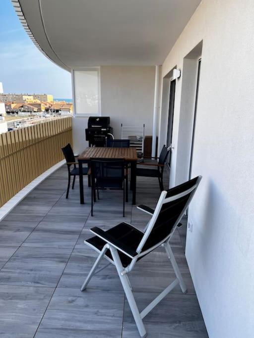 T2 Neuf + Piscine, 5 Mn A Pied Des Plages Serignan Exterior photo